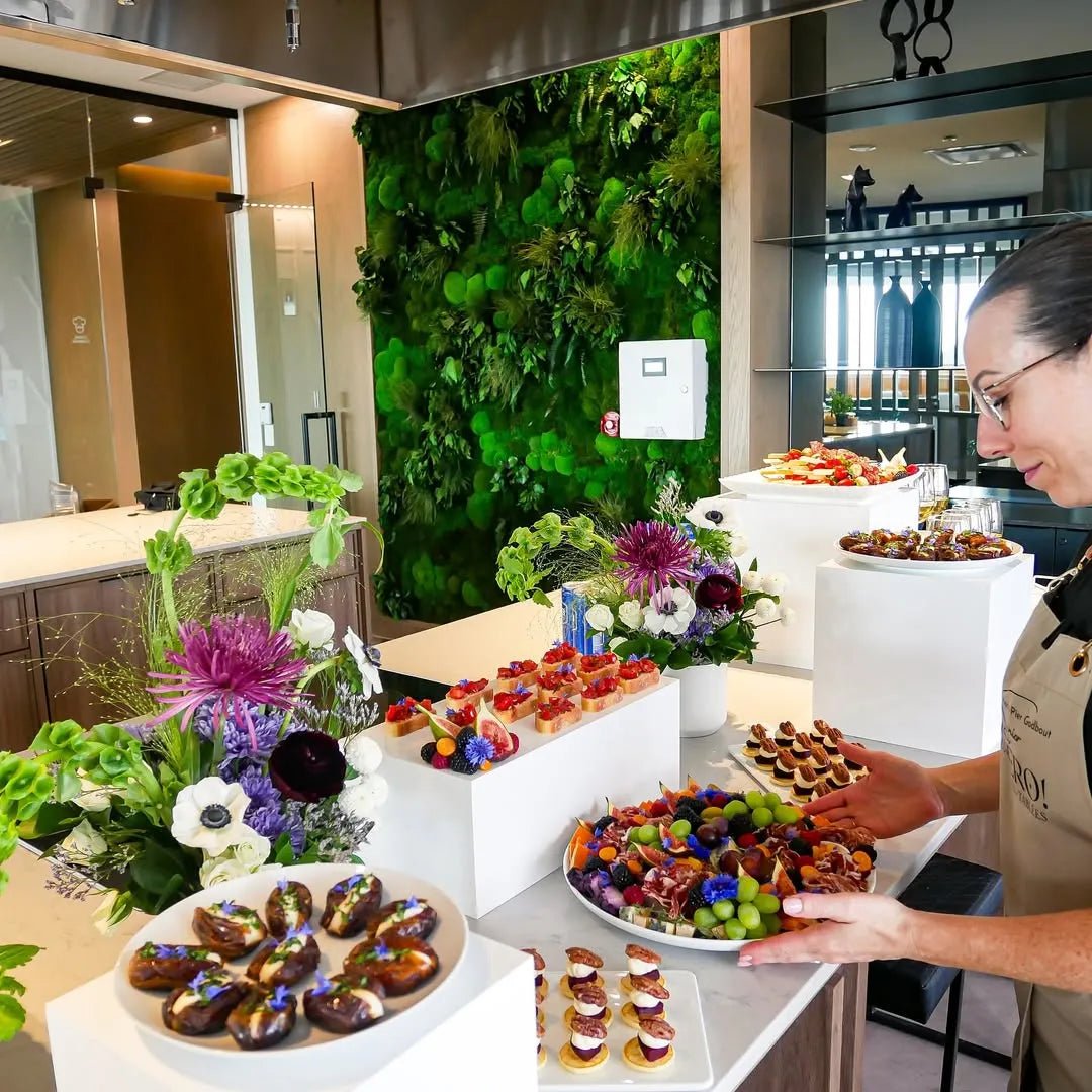 A L’Apero’s Stunning Event with the White Range Set - Plinths New York