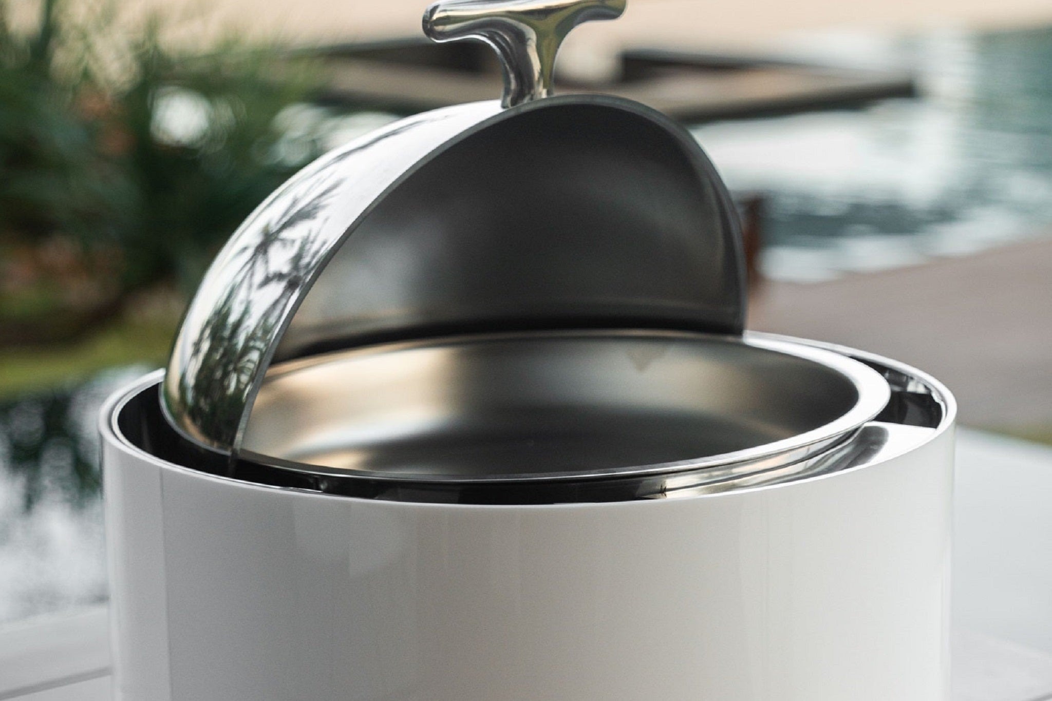 Round Chafing Dish Display Ideas for Modern Catering Presentations - Plinths New York