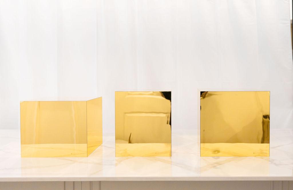 Luxe Gold Mirrored — Large-Format Gold Acrylic Display Risers, 3-Piece Set